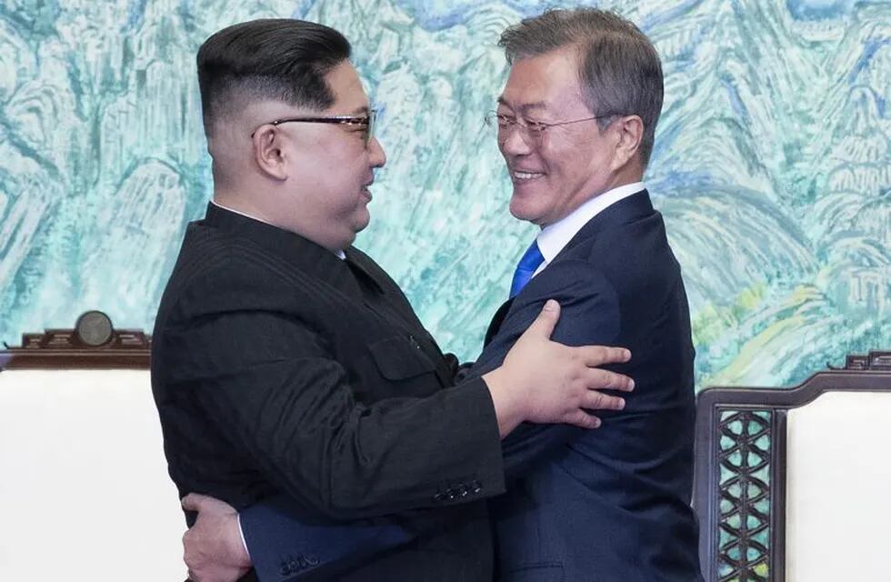 Los respectivos presidentes de Corea del Norte y del Sur, Kim Jong-un y Moon Jae-in