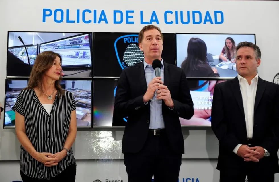 Diego Santilli, vicejefe de Gobierno porteño, durante la conferencia de prensa para brindar detalles del crimen del turista inglés en Puerto Madero. (Clarín)