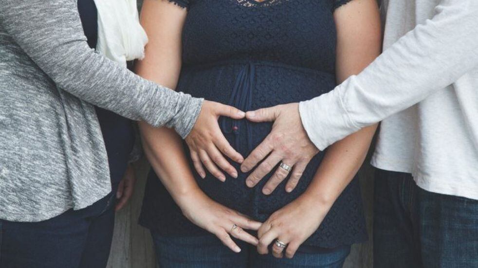 A través de la subrogación de vientre, una mujer dará a luz a su nieto en Rosario (Imagen ilustrativa).
