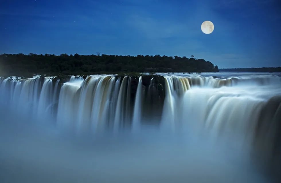 Las reservas se realizan desde la página de Iguazú Argentina.
