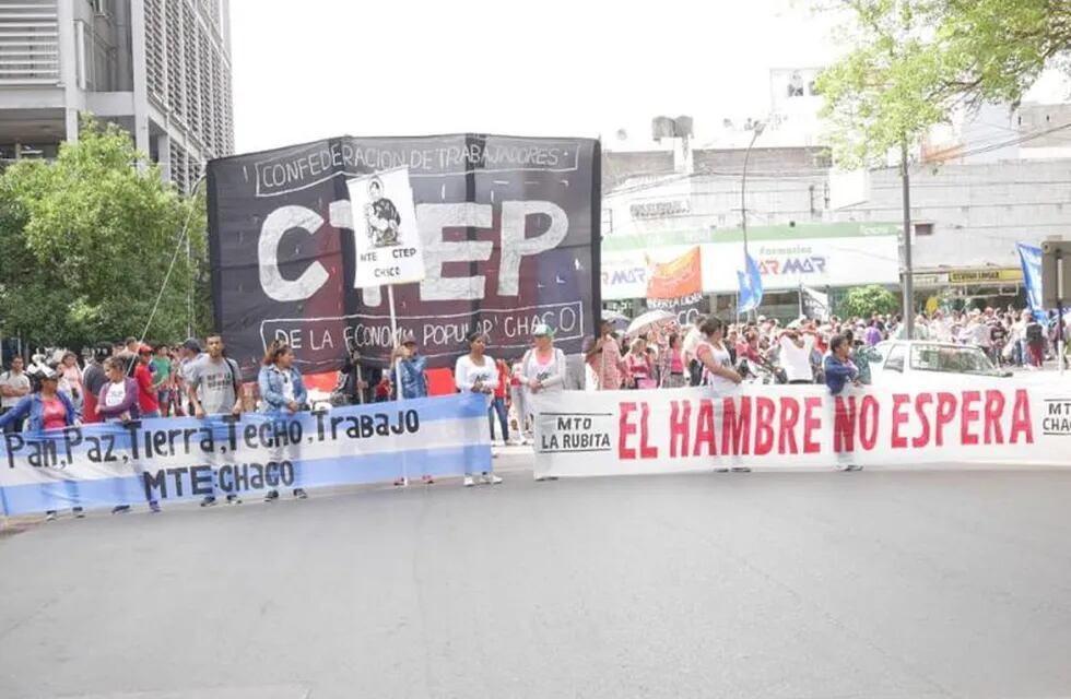 Organizaciones populares pertenecientes al CTEP realizaron un acampe en Plaza 25 de Mayo.