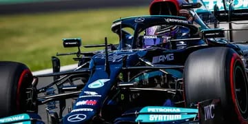 Hamilton largará en pole en Hungría