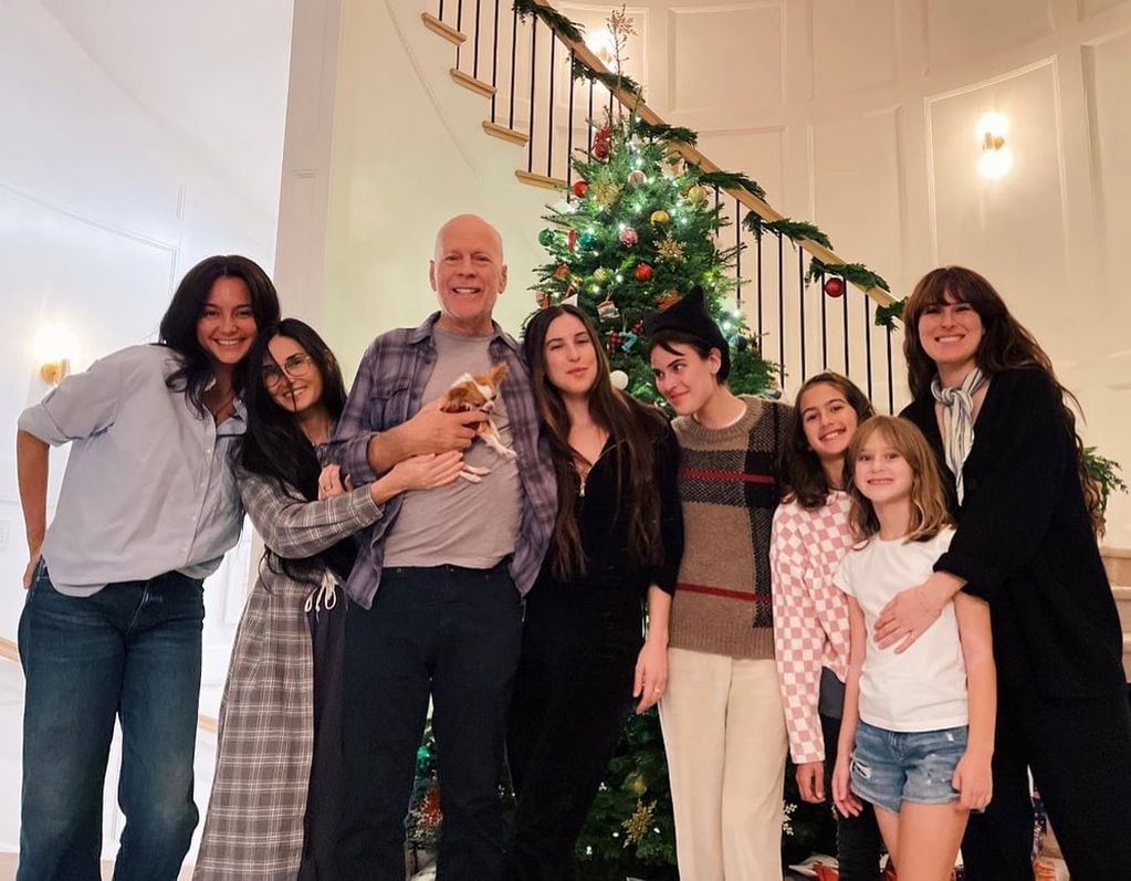 Bruce Willis, sus hijas, su exesposa y su esposa