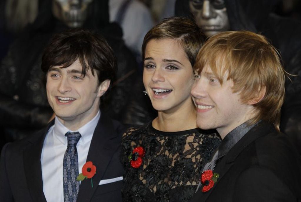 Daniel Radcliffe junto a Emma Watson y Rupert Grint. (AP Photo/Lefteris Pitarakis)