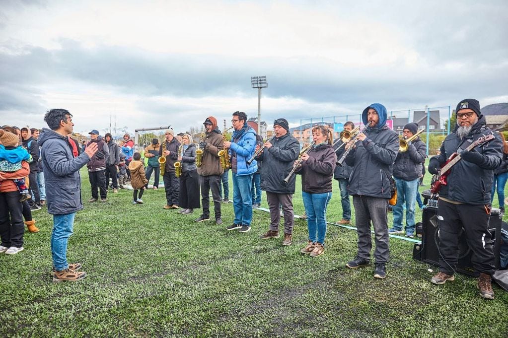 Ushuaia: inauguraron en nuevo campo de juego del estadio municipal Hugo Lumbreras