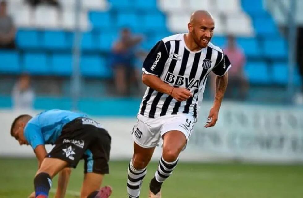 El uruguayo anotó cuatro goles este semestre, alternando como titular. Lo ofrecieron a Olimpia de Paraguay.