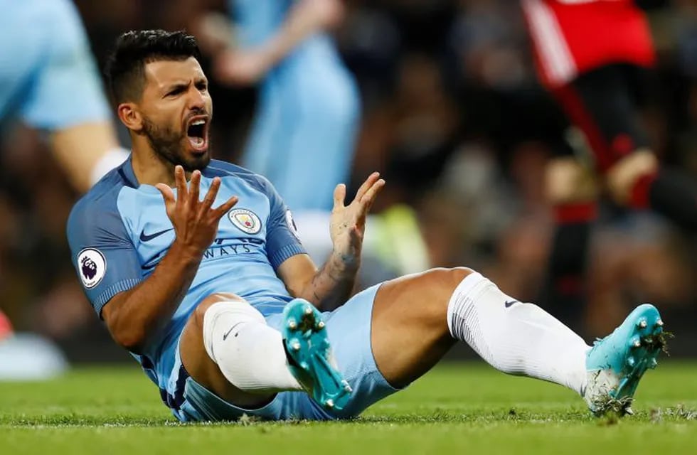 Britain Soccer Football - Manchester City v Manchester United - Premier League - Etihad Stadium - 27/4/17 Manchester City's Sergio Aguero looks dejected  Action Images via Reuters / Jason Cairnduff Livepic EDITORIAL USE ONLY. No use with unauthorized audio, video, data, fixture lists, club/league logos or \