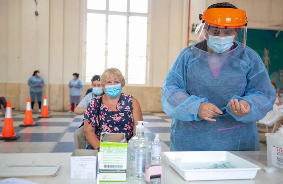 Comenzó la vacunación a los docentes en Córdoba