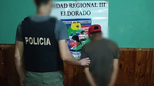 Joven detenido en Eldorado acusado de robar un celular a punta de cuchillo