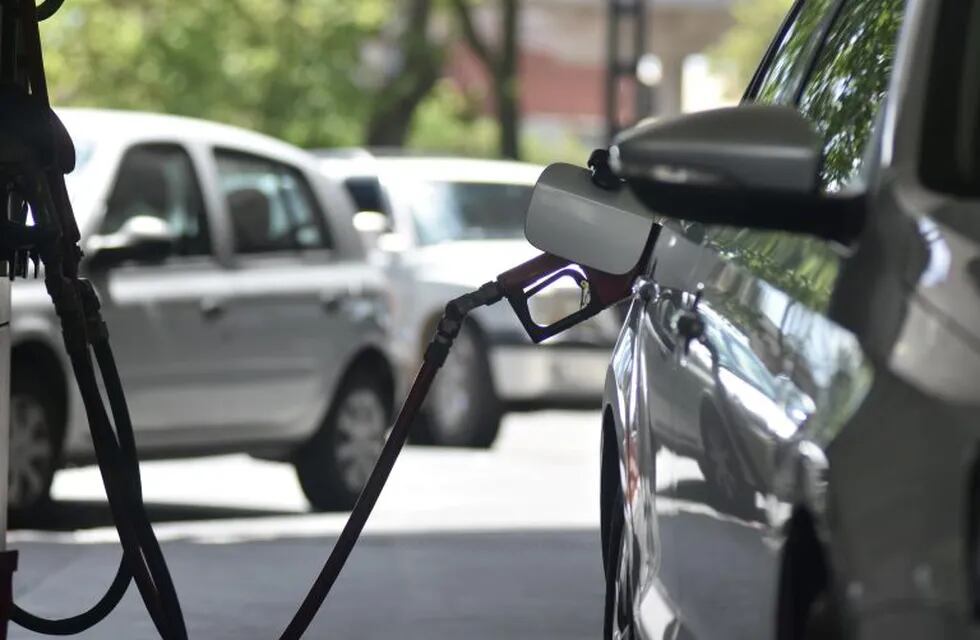 Se postergó el aumento de los combustibles. (FOTO: DYN/EZEQUIEL PONTORIERO)