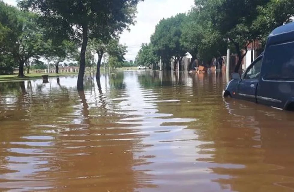 El agua hizo estragos en la capital del departamento Las Colonias (Fuente: Esperanzadiaxdia)