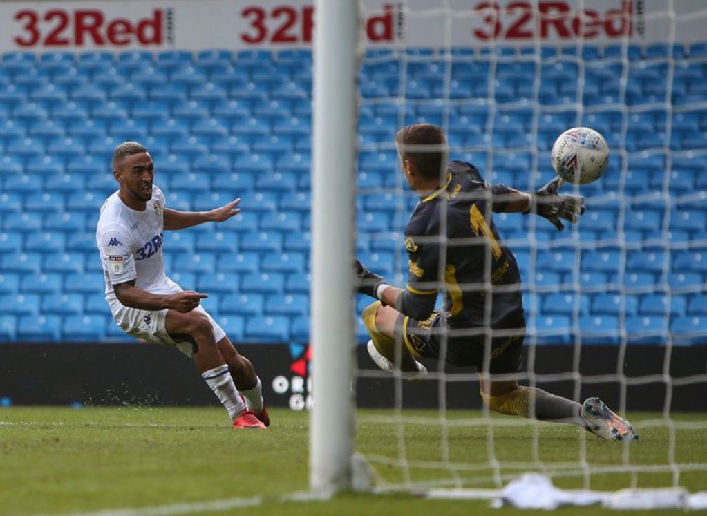 Marcelo Bielsa consiguió el triunfo con el Leeds United. (Leeds)