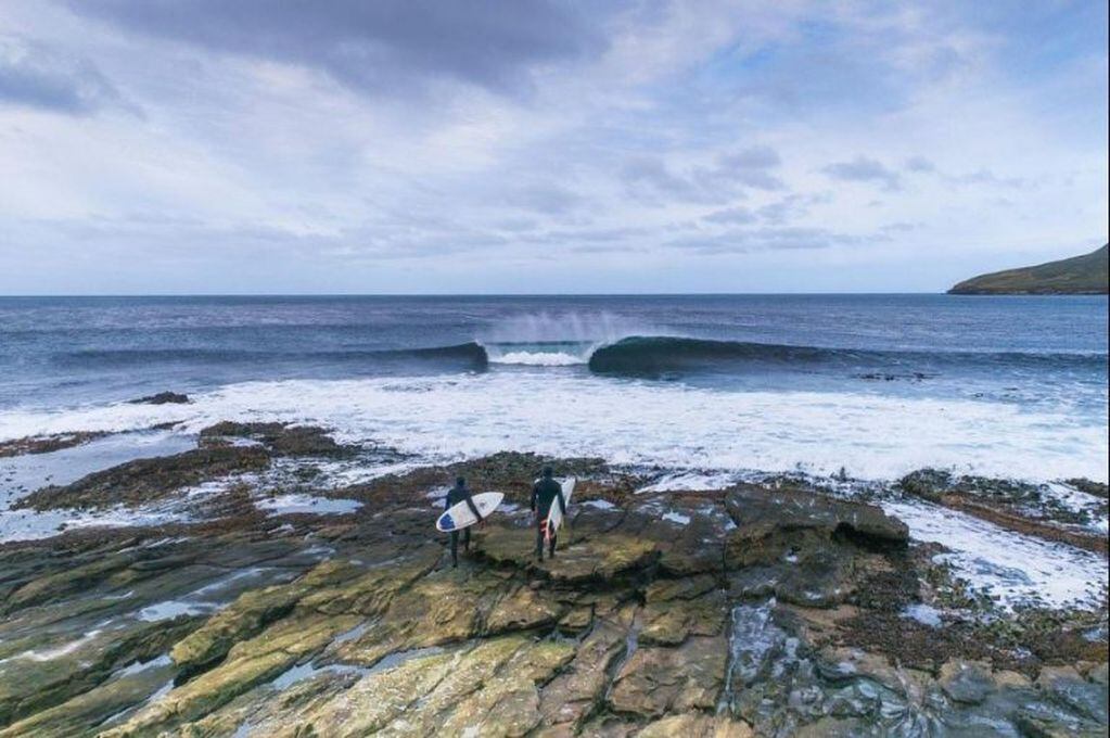 La ola sin fronteras: el documental que se filmó en las Islas Malvinas