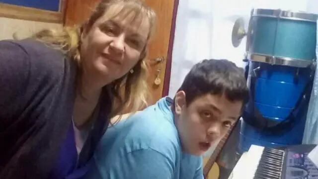 La historia de un joven autista que armó dúo con su maestra