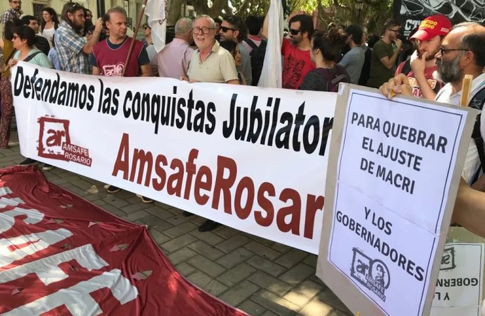 La movilización se inició en la Plaza 25 de Mayo. (Juan José García)