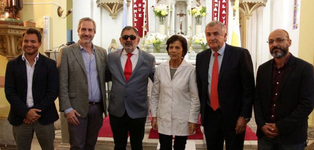 El Gobernador y el intendente, junto a funcionarios de sus gabinetes, acompañaron a la directora del hospital, Ana Carabajal de Alcoba.