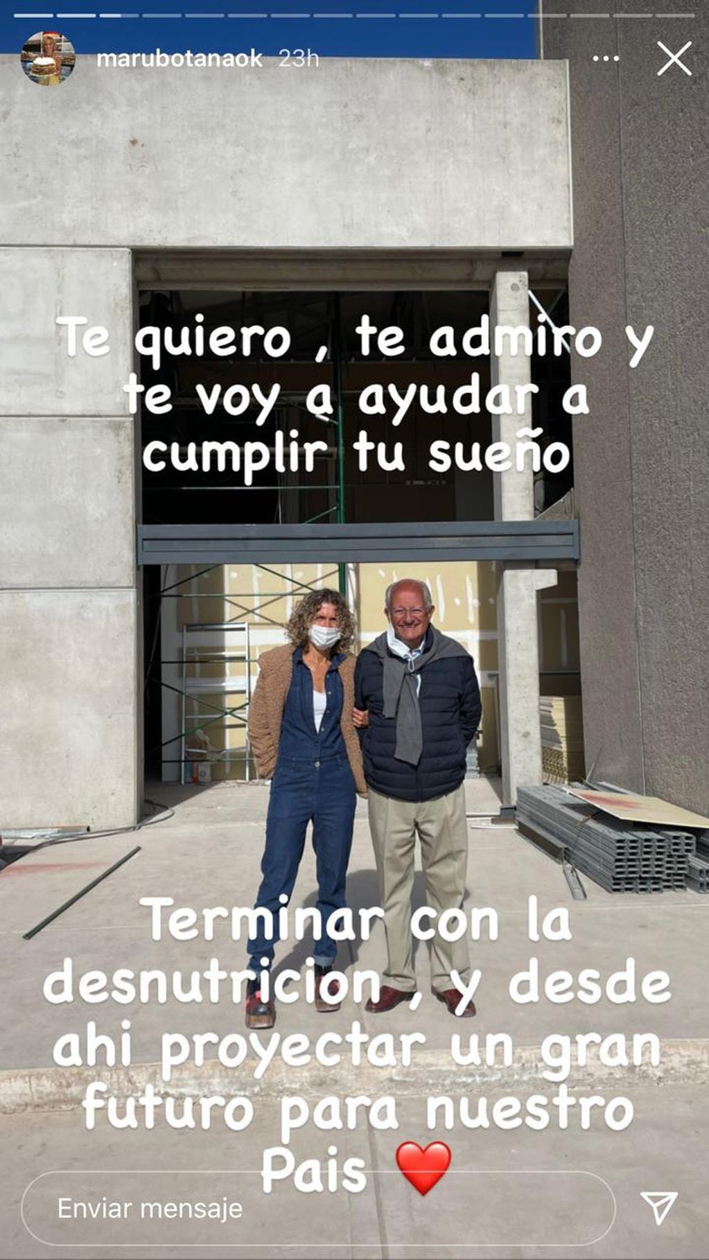 Maru Botana junto a Abel Albino en la construcción del primer Hospital de Desnutrición Infantil.