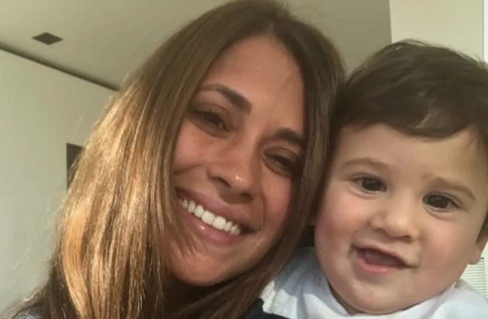 Antonela Roccuzzo publicó una foto a pura sonrisa con su hijo Ciro