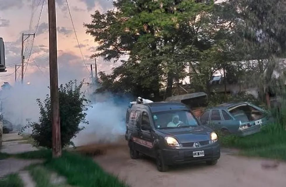 Operativos de fumigación contra el dengue en barrios de la ciudad de Córdoba.