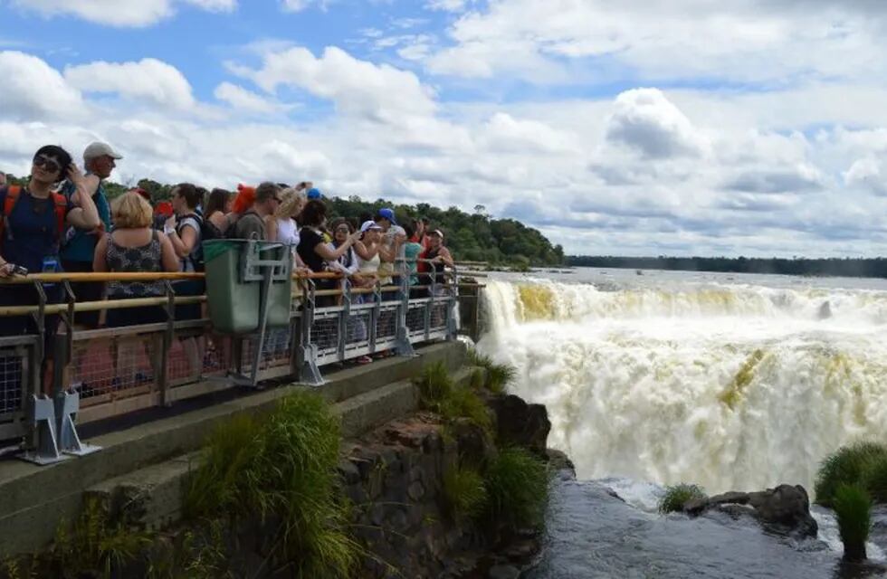 Más de 11.500 mil turistas visitaron las Cataratas del Iguazú