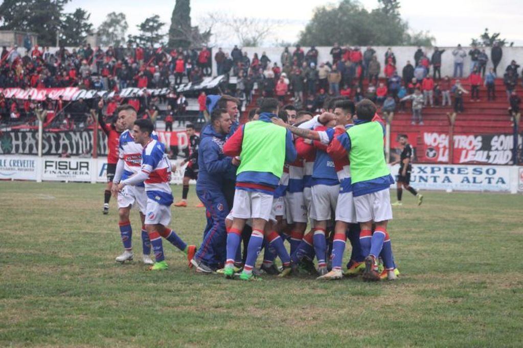 Rosario festeja el segundo gol