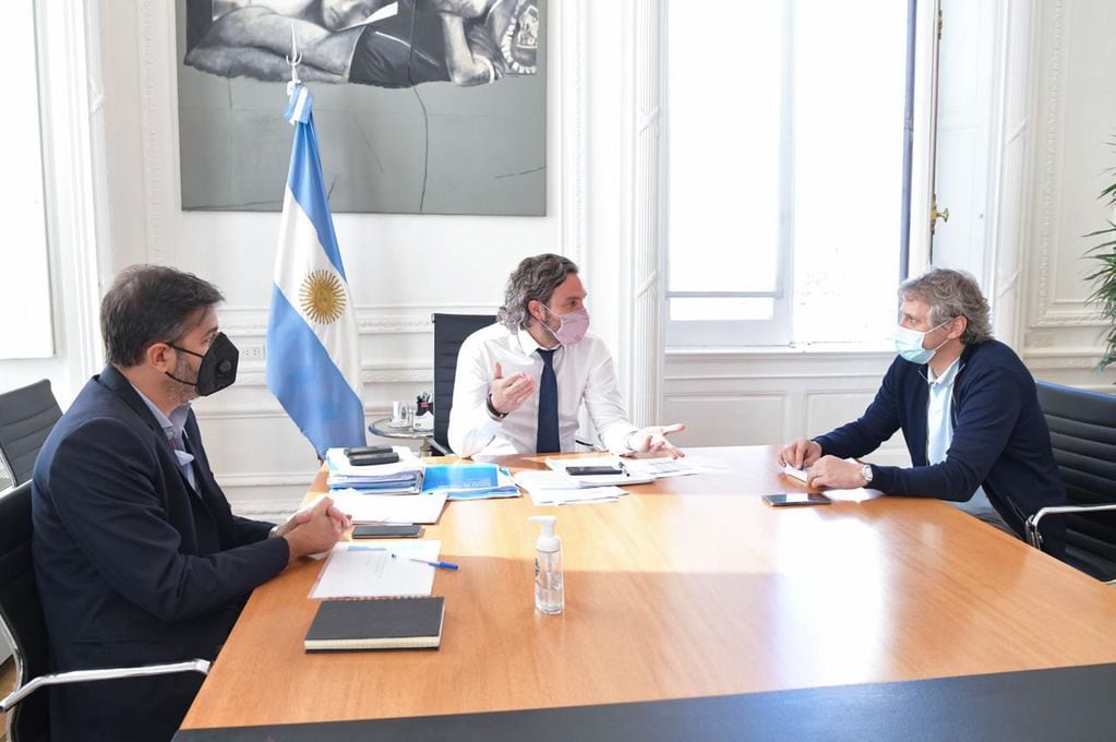 Reunión tripartita entre Nación, Ciudad y Provincia en la Casa Rosada por el incesante avance del COVID-19. (Presidencia)
