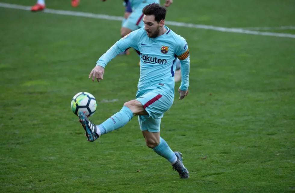 Soccer Football - La Liga Santander - Eibar vs FC Barcelona - Ipurua, Eibar, Spain - February 17, 2018   Barcelona’s Lionel Messi in action    REUTERS/Vincent West