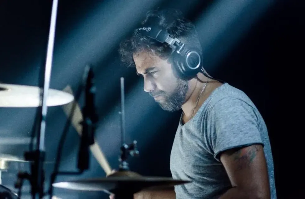 Luca Ross, baterista de Sabroso, fue denunciado por su ex pareja. Foto: Web