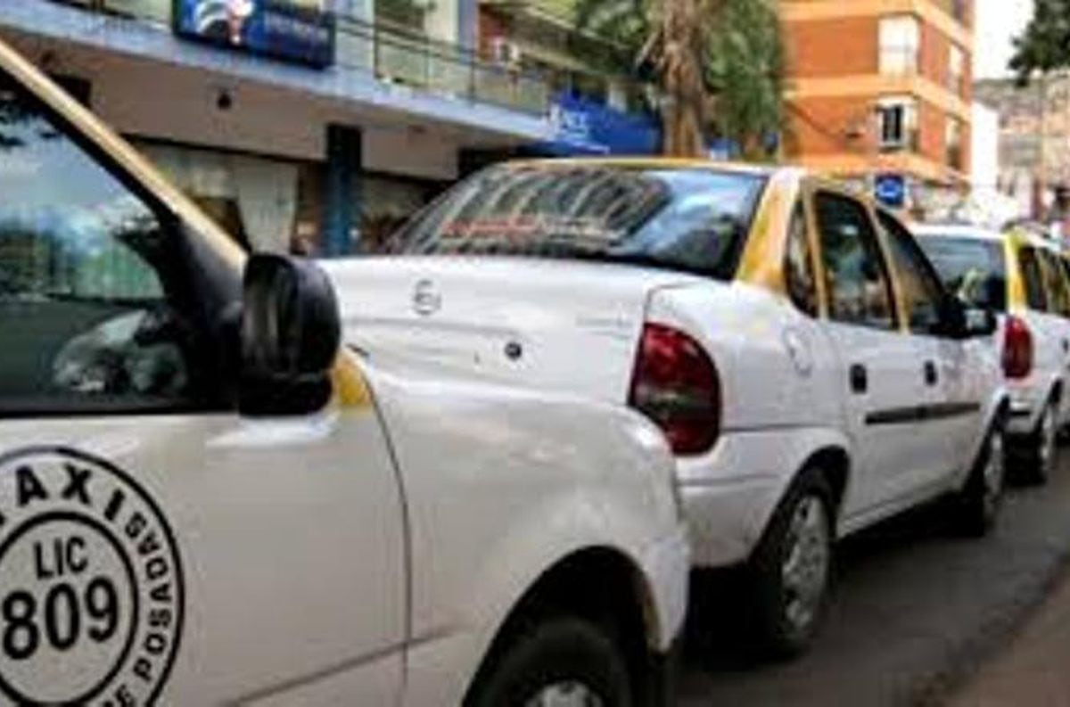 Nueva tarifa de taxis en Posadas: $140 la bajada de bandera.