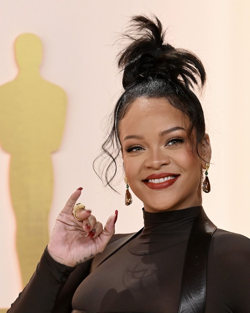 El look de Rihanna en los Oscar 2023