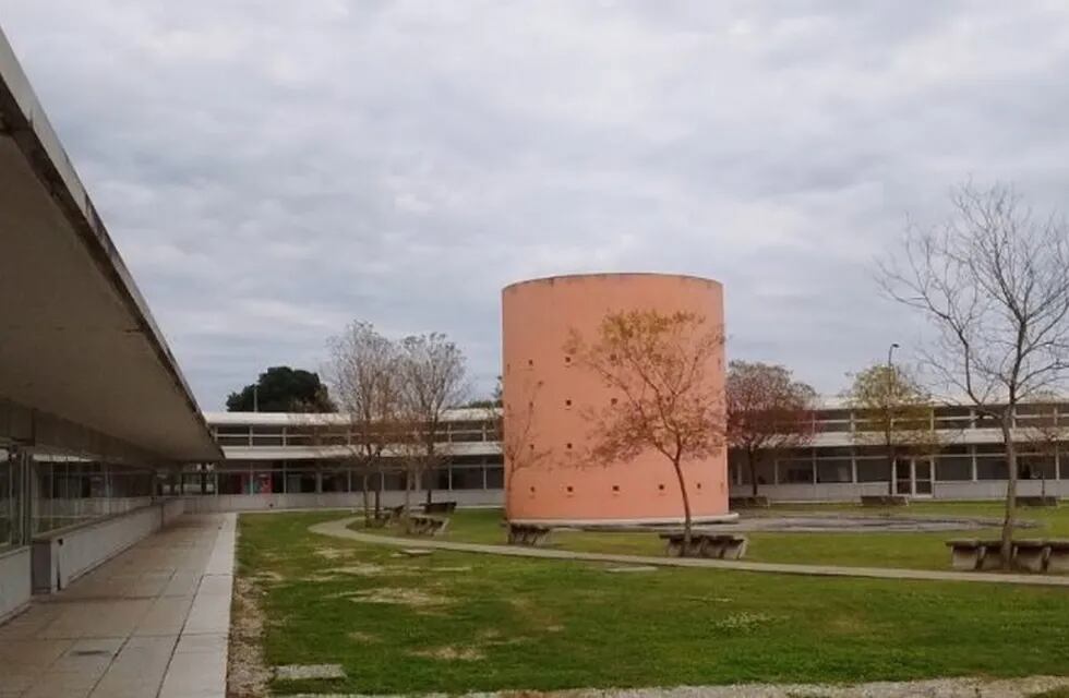 Las acusadas fueron demoradas mientras estaban en un patio interno. (Samuel Robledo)