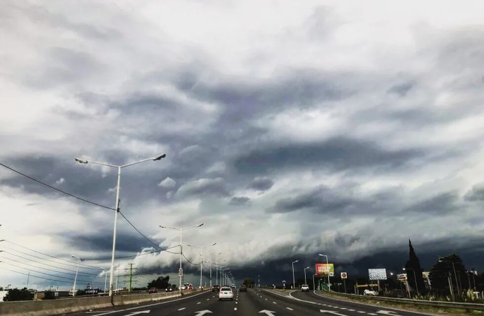 El SMN anunció tormentas fuertes .