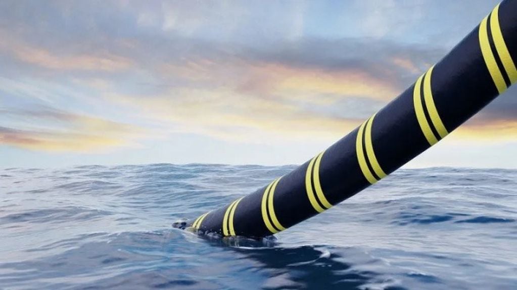 Cable submarino de fibra óptica.