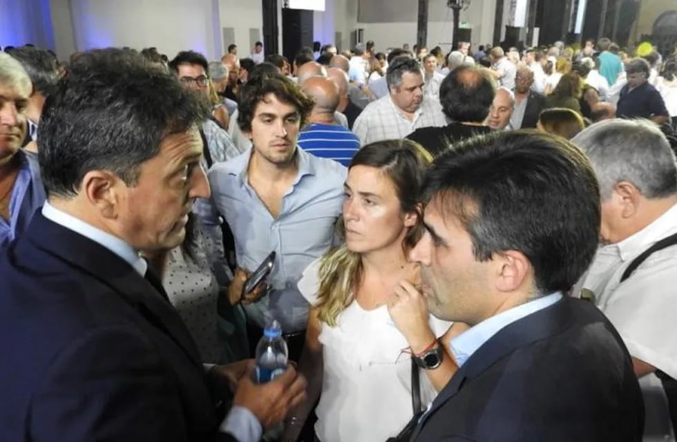 El intendente municipal Dr. Facundo López junto al referente del Frente Renovador, Sergio Massa.