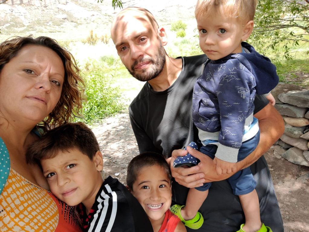 Manuela y Marcos son de Mendoza y esperaron por años poder adoptar un hijo.