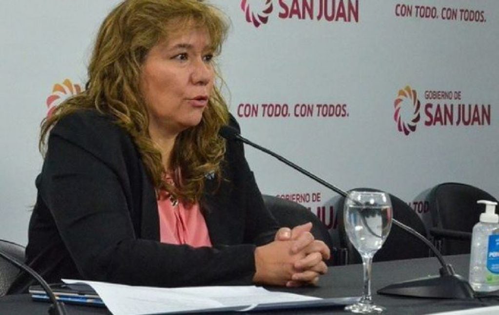 Alina Almazán, Secretaria de Planificación del Ministerio de Salud de San Juan.