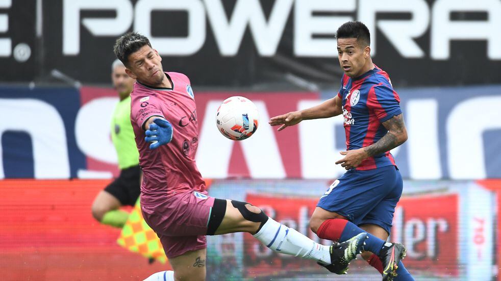 San Lorenzo llegó al gol y vence por 1-0 a Godoy Cruz.