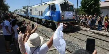 Llegó a Mendoza el primer tren de pasajeros