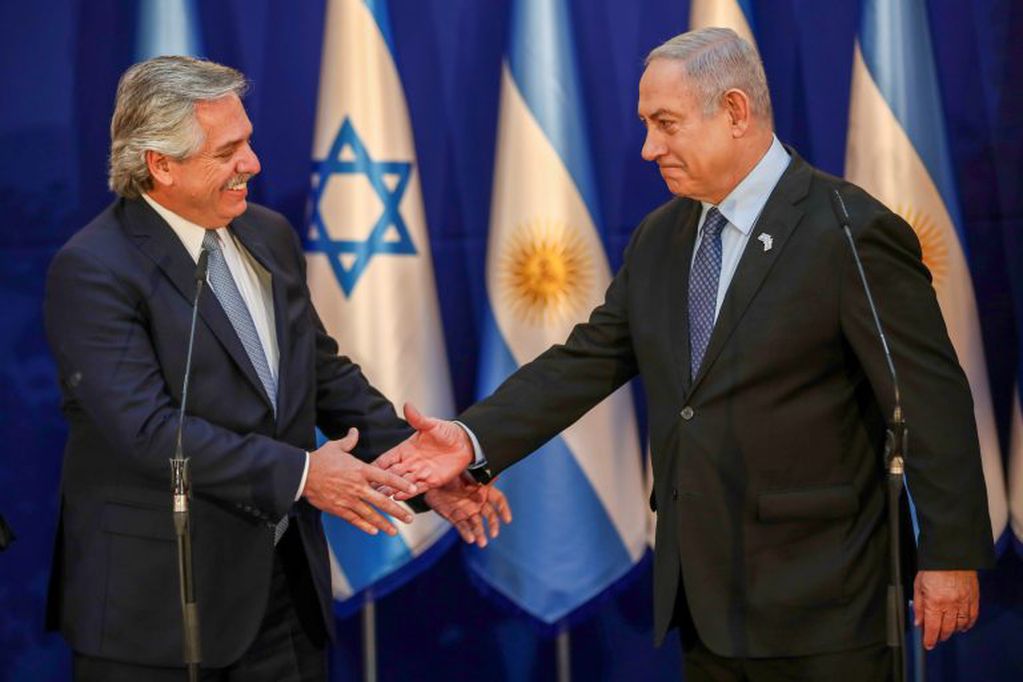Benjamin Netanyahu y Alberto Fernandez. (REUTERS)