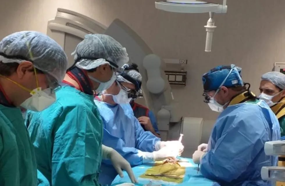 Operaron a un bebé prematuro, en una cirugía inédita en el ámbito de la salud pública de Córdoba.