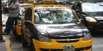 Taxis piden aumento de tarifas
