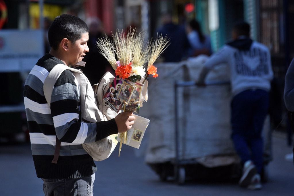 Vendedor ambulante. Foto Ramiro Pereyra