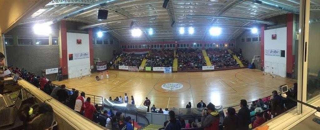 Estadio Vicente Polimeni, Las Heras.