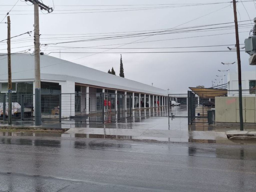 El nuevo polo comercial de Rivadavia está ubicado en calle Calívar, entre Ignacio de la Roza y Libertador.