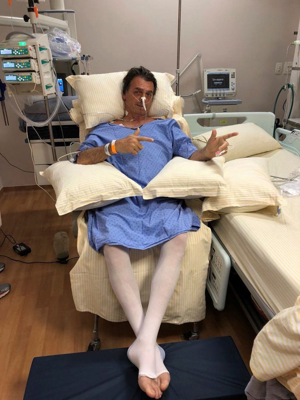 Jair Bolsonaro internado en un hospital de Brasil. (AP).