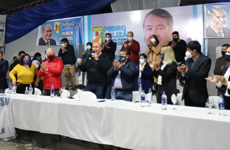 Rubén Rivarola presidió la presentación de los candidatos del Frente de Todos-PJ para los comicios del 27 de junio.