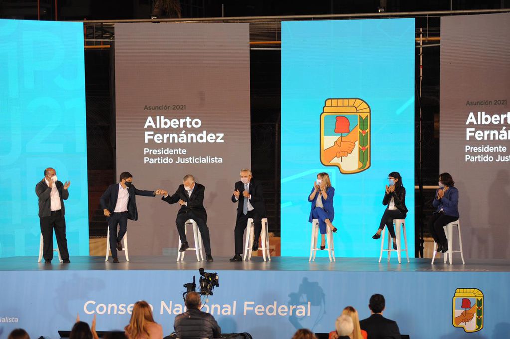Alberto Fernández asume la presidencia de PJ (Foto: Clarín)