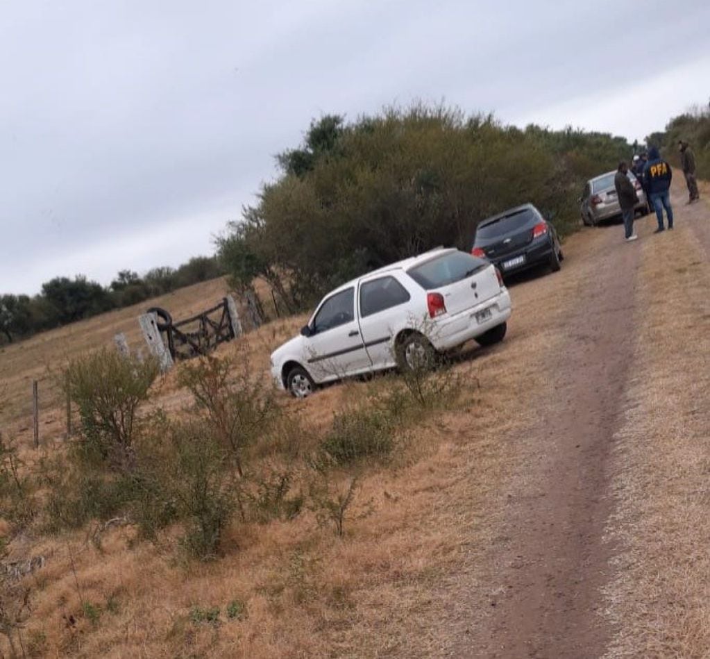 Extranjeros detenidos con armas