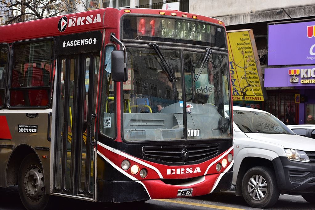 Transporte urbano de pasajeros en la ciudad de Córdoba. (José Gabriel Hernández / La Voz)