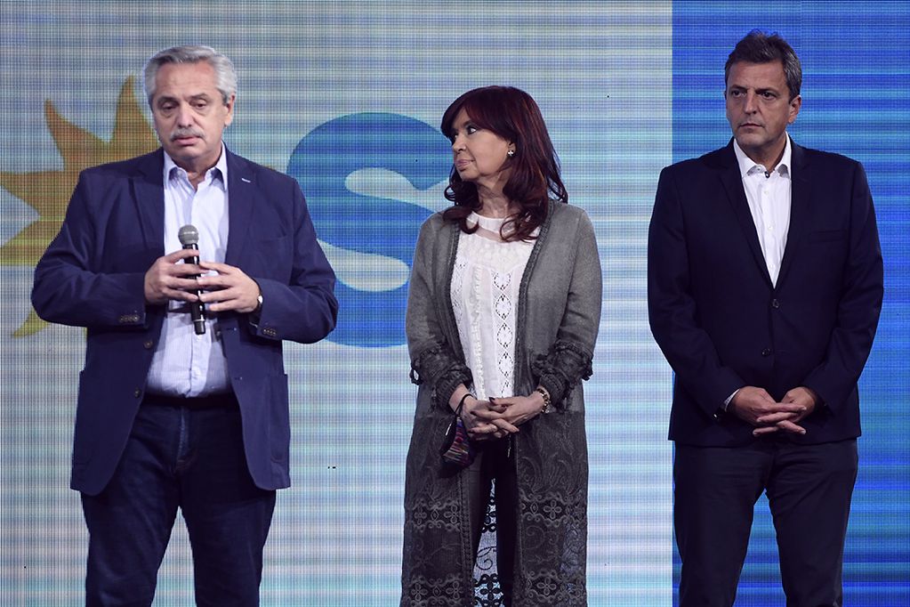 Alberto Fernández, Cristina Kirchner y Sergio Massa luego de conocerse los resultados de las PASO.